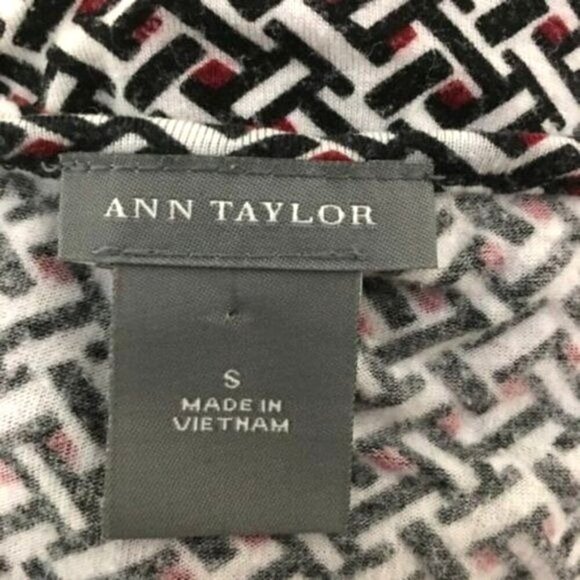 Ann Taylor Top Empire Waist Hi/Lo Hem Black/White/Red Geometric Print Size S - Picture 5 of 6